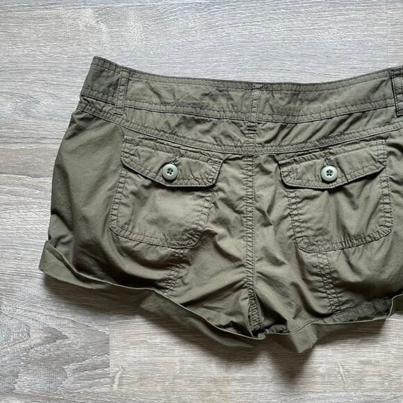 Y2K Army Green Forever 21 Low Rise Utility Booty Shorts Sz M/M Indie Sleaze Dune - Picture 6 of 7